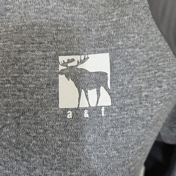 ⭐️Abercromie & Fitch Kids Grey Zip Hoodie Size 15/16 - Picture 4 of 7